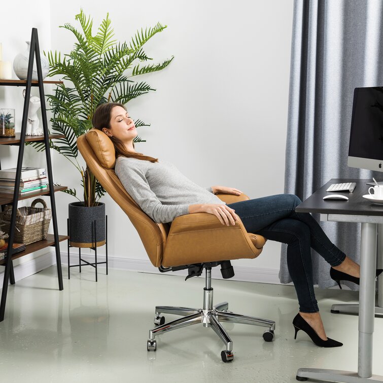 Corrigan studio deals harkness executive chair